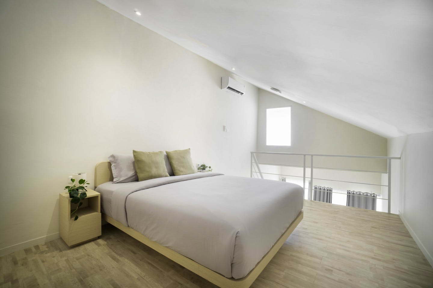 Deluxe Loft - 1