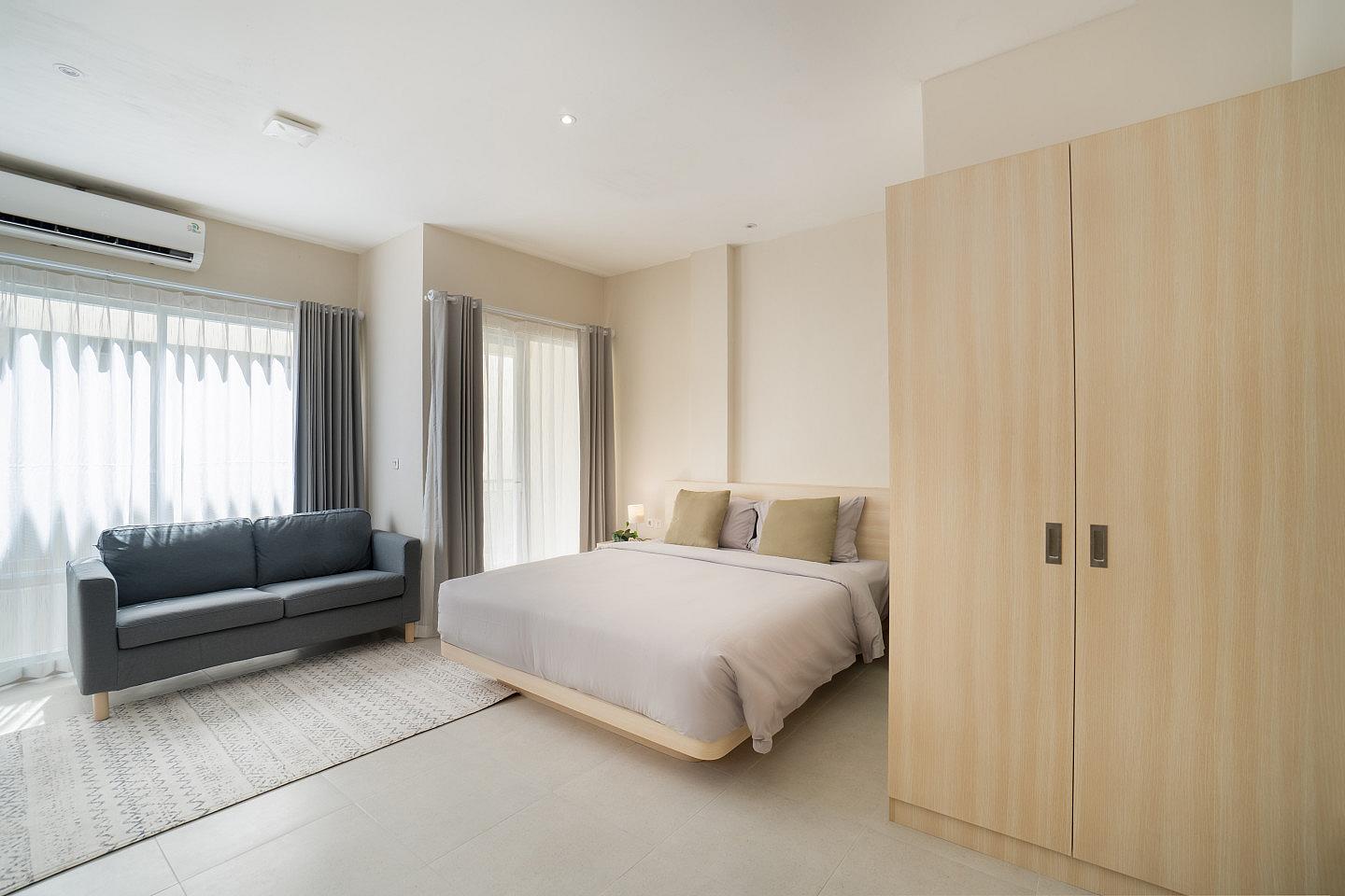 Big Room - 9