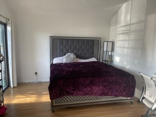 Luxurious Master Bedroom in Newly R - Gallery - 8
