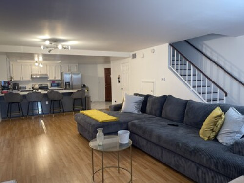 Luxurious Master Bedroom in Newly R  - Gallery -  5