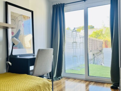 Comfy new single room in town