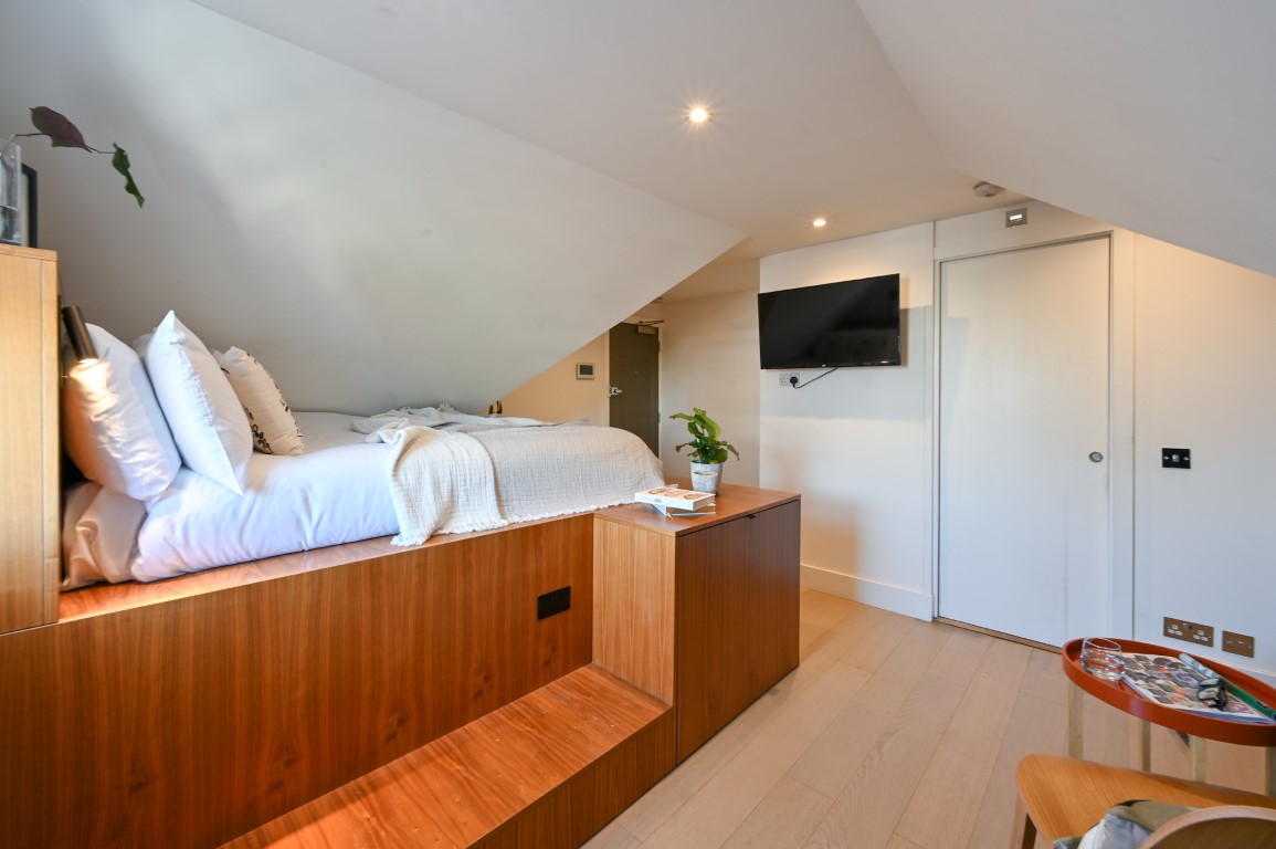  Standard En-Suite  -  West Hampstead  - Gallery -  2
