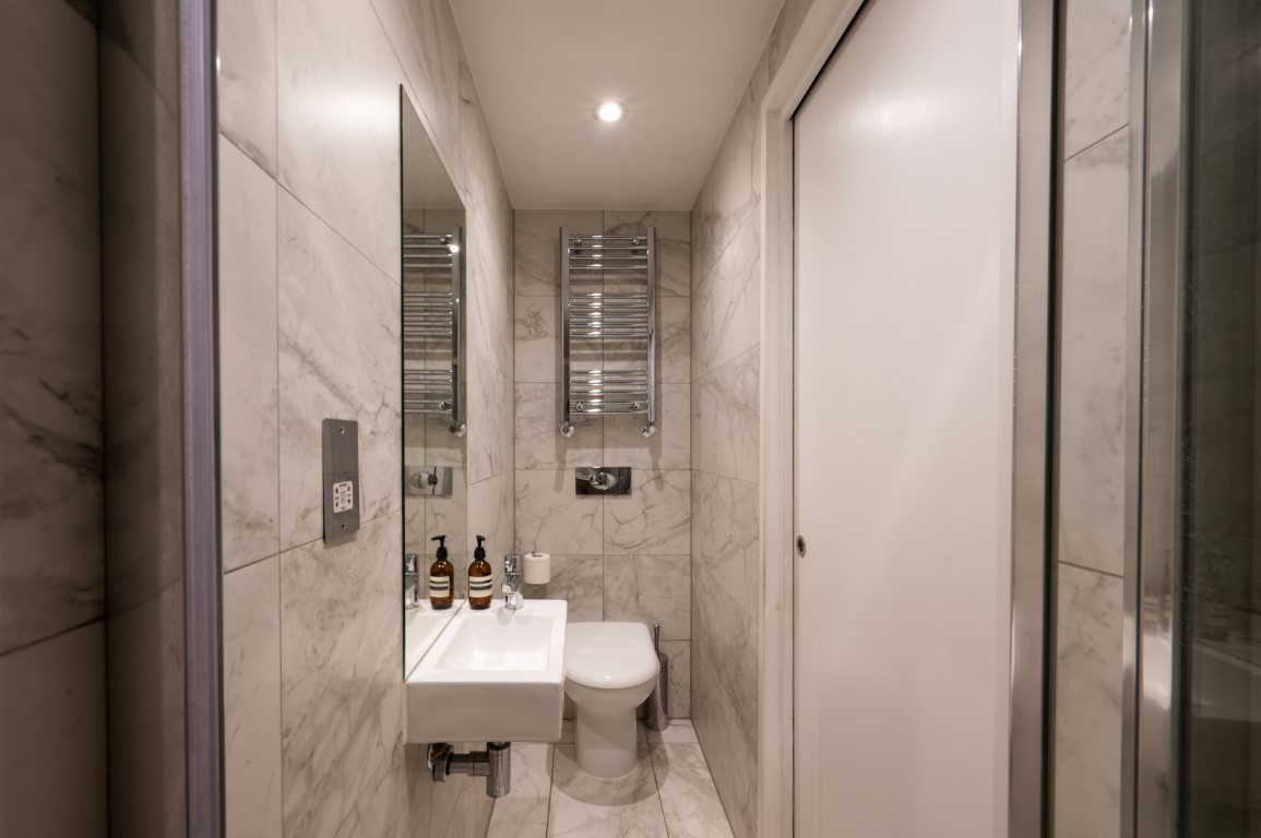  Standard En-Suite  -  West Hampstead  - Gallery -  11