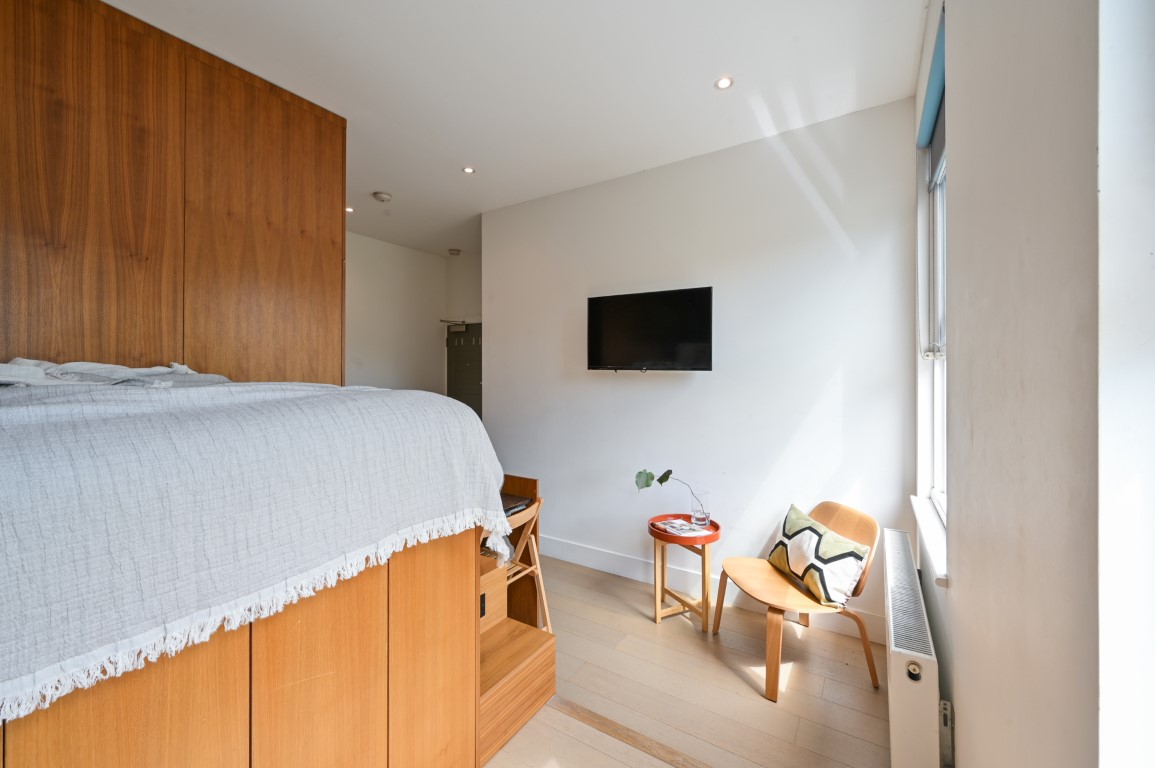  Superior Studio  -  West Hampstead  - Gallery -  8