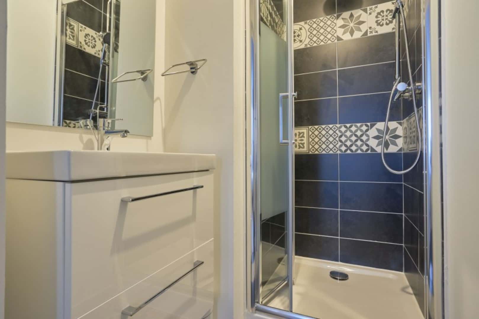 En-Suite Room - Chambre 2 - DUNKERQUE B - Gallery - 4