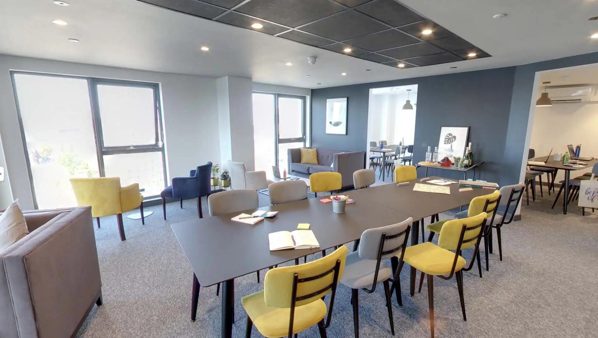 Deluxe En Suite Mid - 35