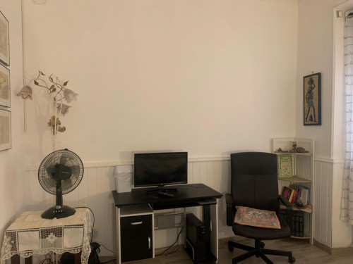 Double bedroom on the ground floor with external private bathroom, shared living &kitchen - Gallery - 19
