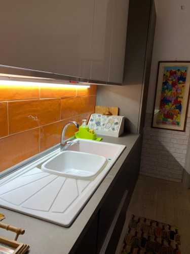 Double bedroom on the ground floor with external private bathroom, shared living &kitchen - Gallery - 11