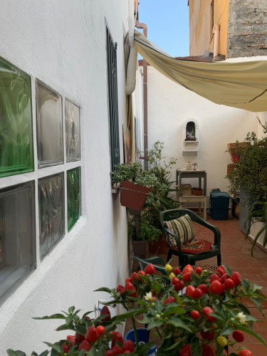 Double bedroom on the ground floor with external private bathroom, shared living &kitchen  - Gallery -  5