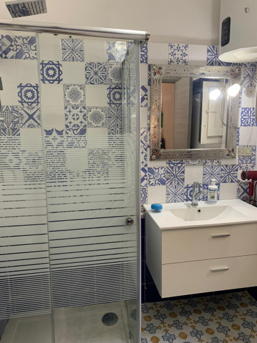 Double bedroom on the ground floor with external private bathroom, shared living &kitchen - Gallery - 15