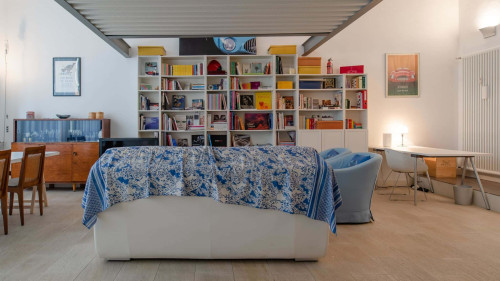Designer Loft - Gallery - 9