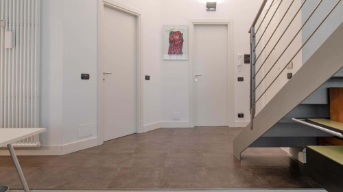 Designer Loft - Gallery - 8