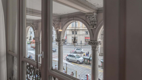 Royal Apartment - Gallery - 26