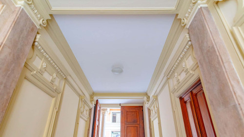 Royal Apartment - Gallery - 23