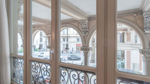 Royal Apartment - Gallery - 25