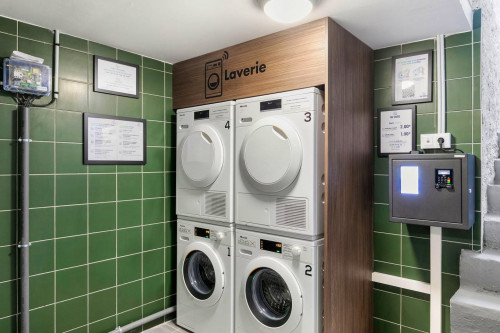 Vibrant Stunning House w/ Gym near Jardins d'Eole