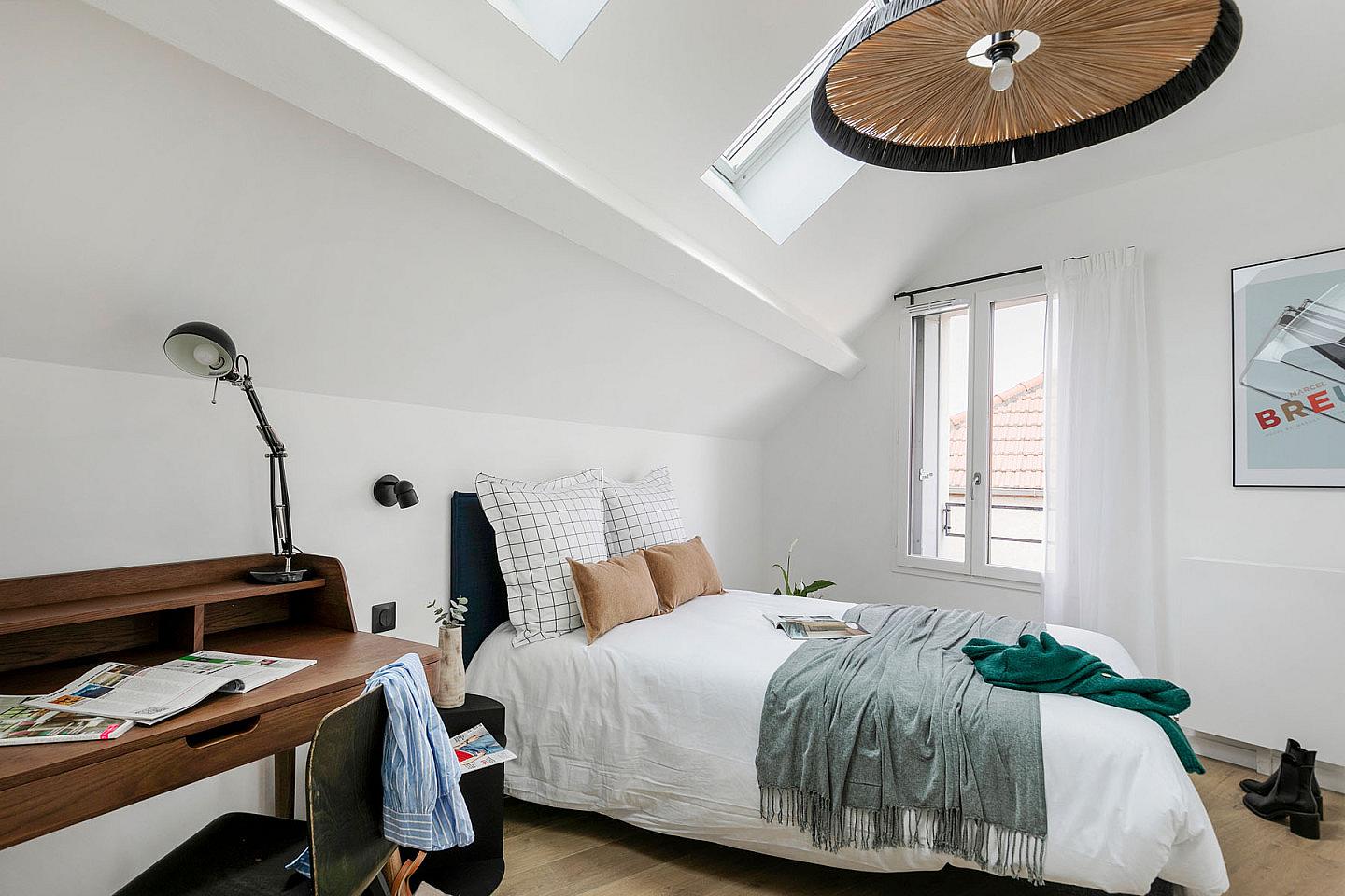  Essential Room  -  Vibrant Stunning House w/ Gym near Jardins d'Eole  - Gallery -  18