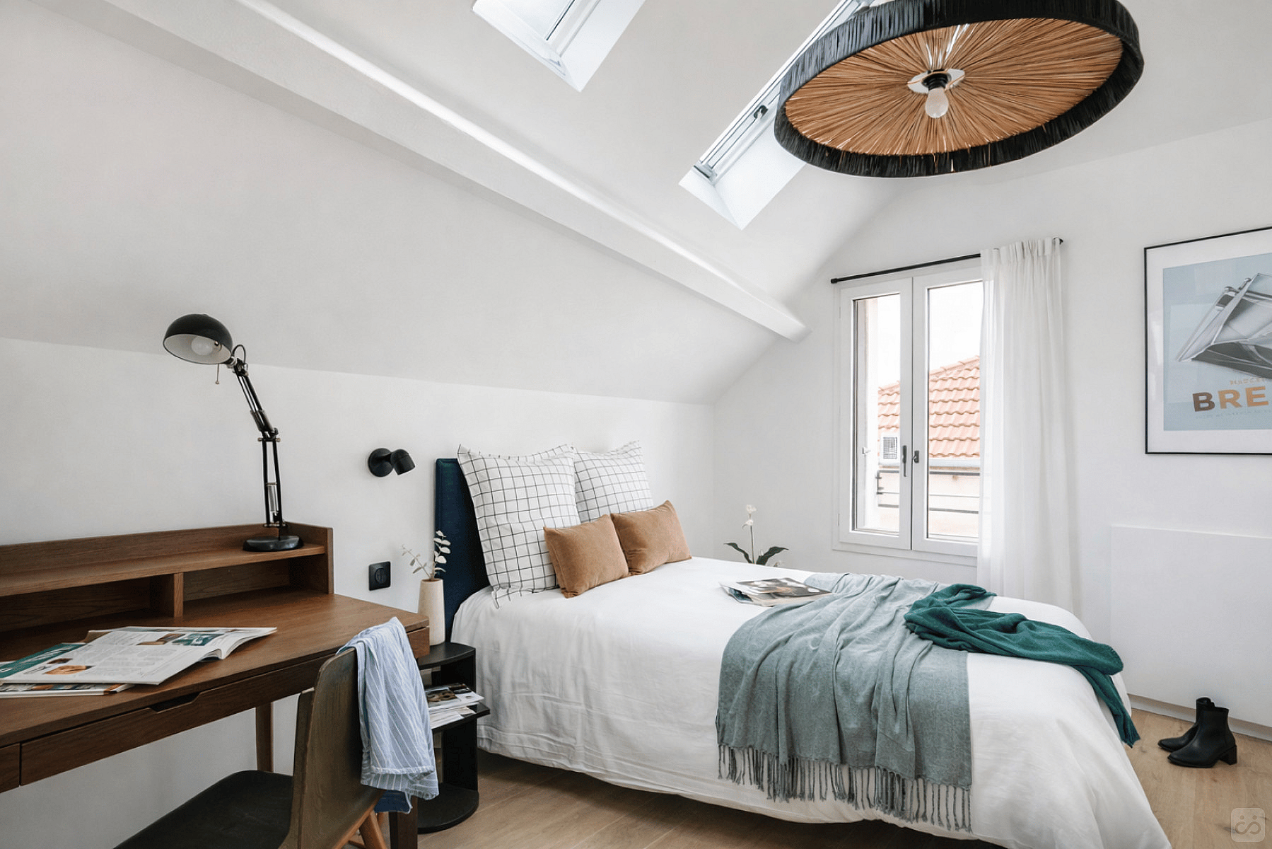 Classic Room - Vibrant Stunning House w/ Gym near Jardins d'Eole - Gallery - 6