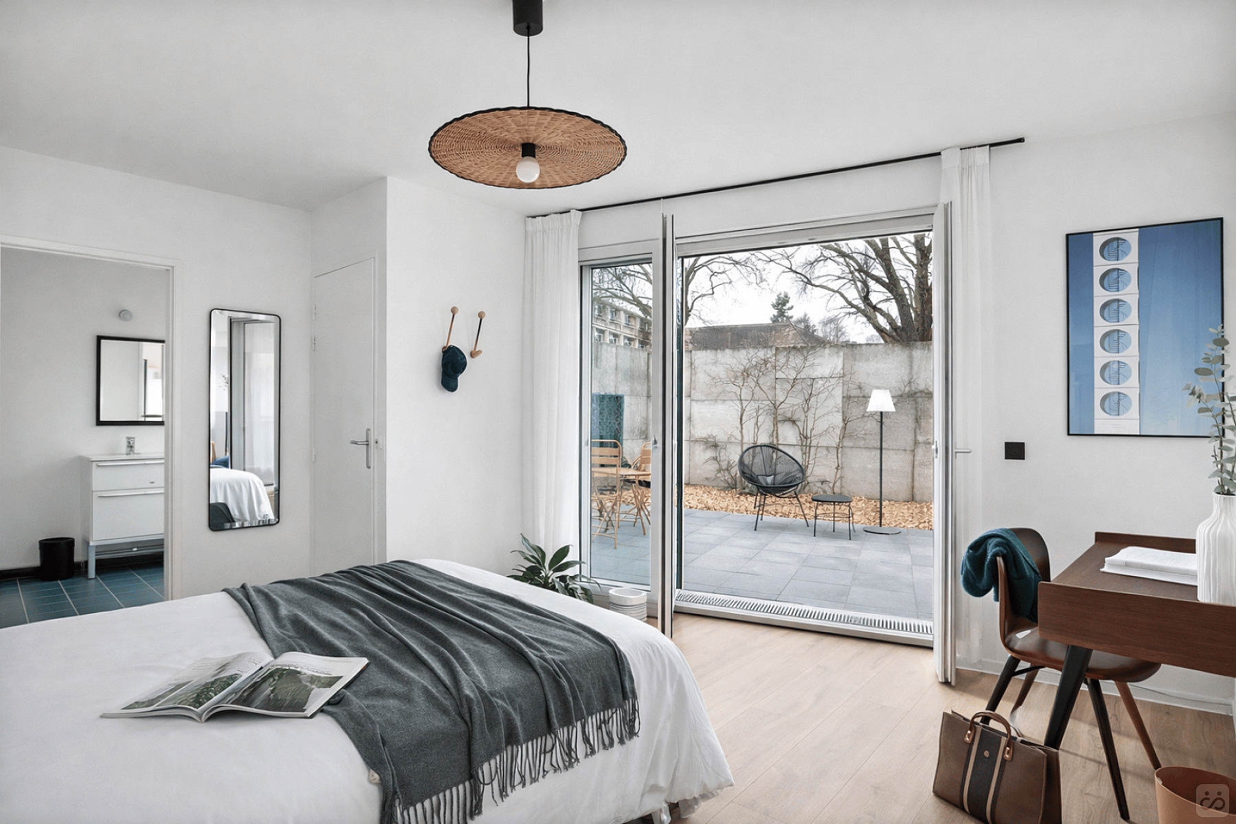  Classic Room  -  Vibrant Stunning House w/ Gym near Jardins d'Eole  - Gallery -  5