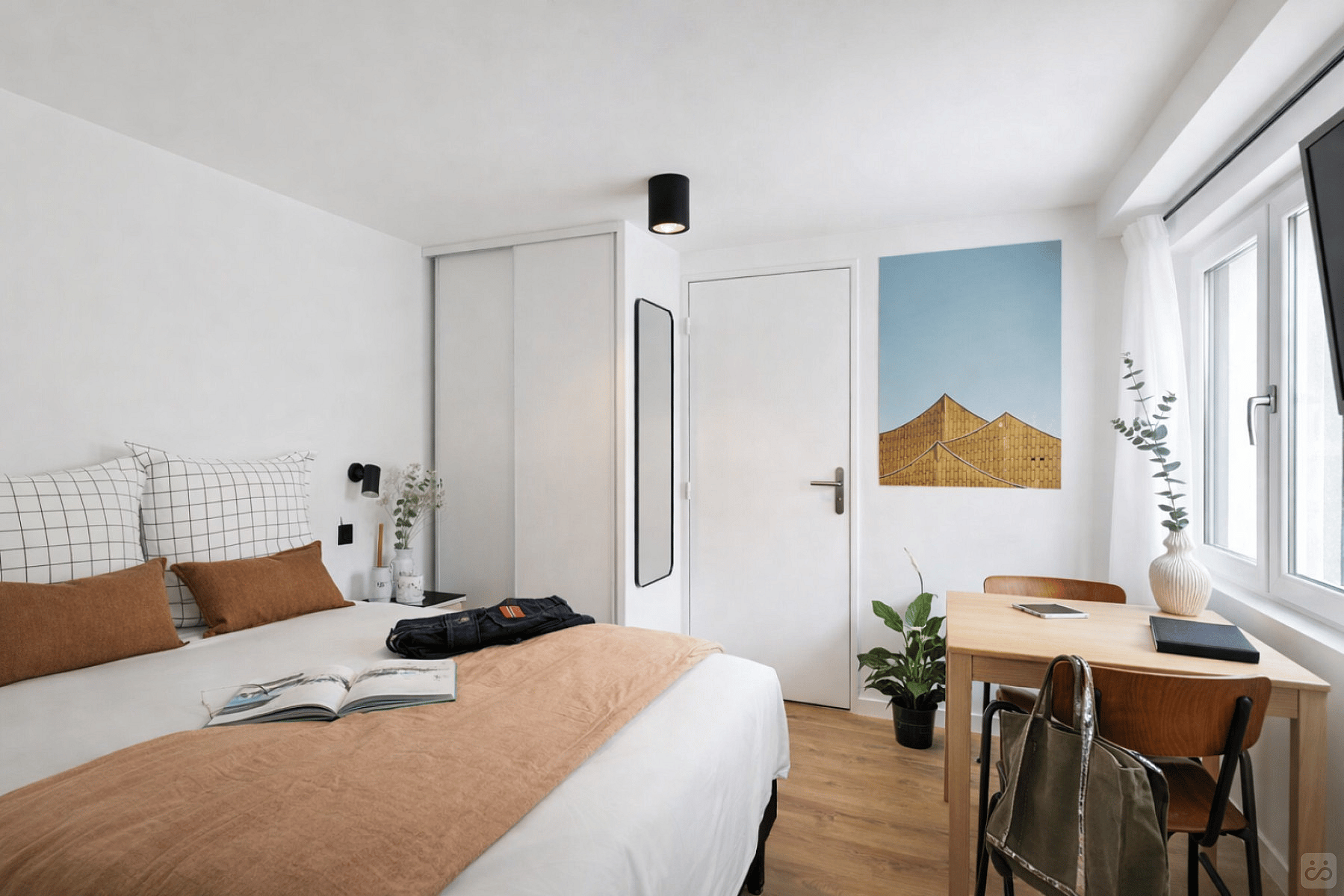  Comfort Room  -  Vibrant Stunning House w/ Gym near Jardins d'Eole  - Gallery -  17