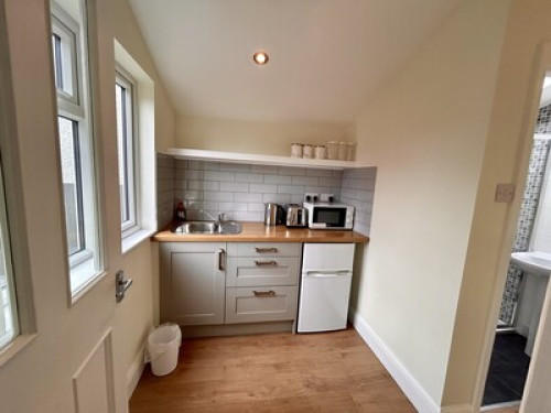 Entire Guest Suite in Sutton