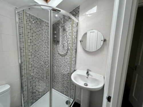 Entire Guest Suite in Sutton