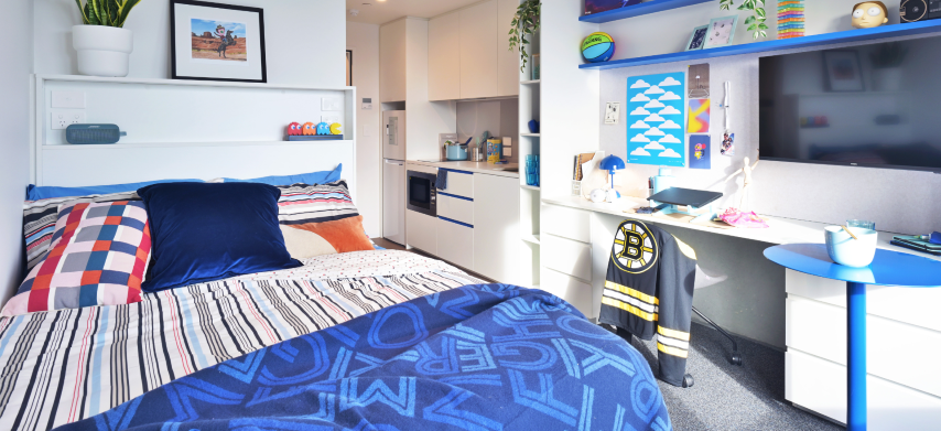  Signature Plus Studio, Double Bed With Standard View  -  Scape Leicester  - Gallery -  9