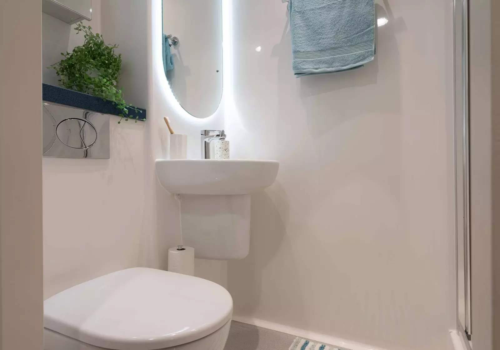 Gold En-Suite - Longwood Place - Gallery - 6