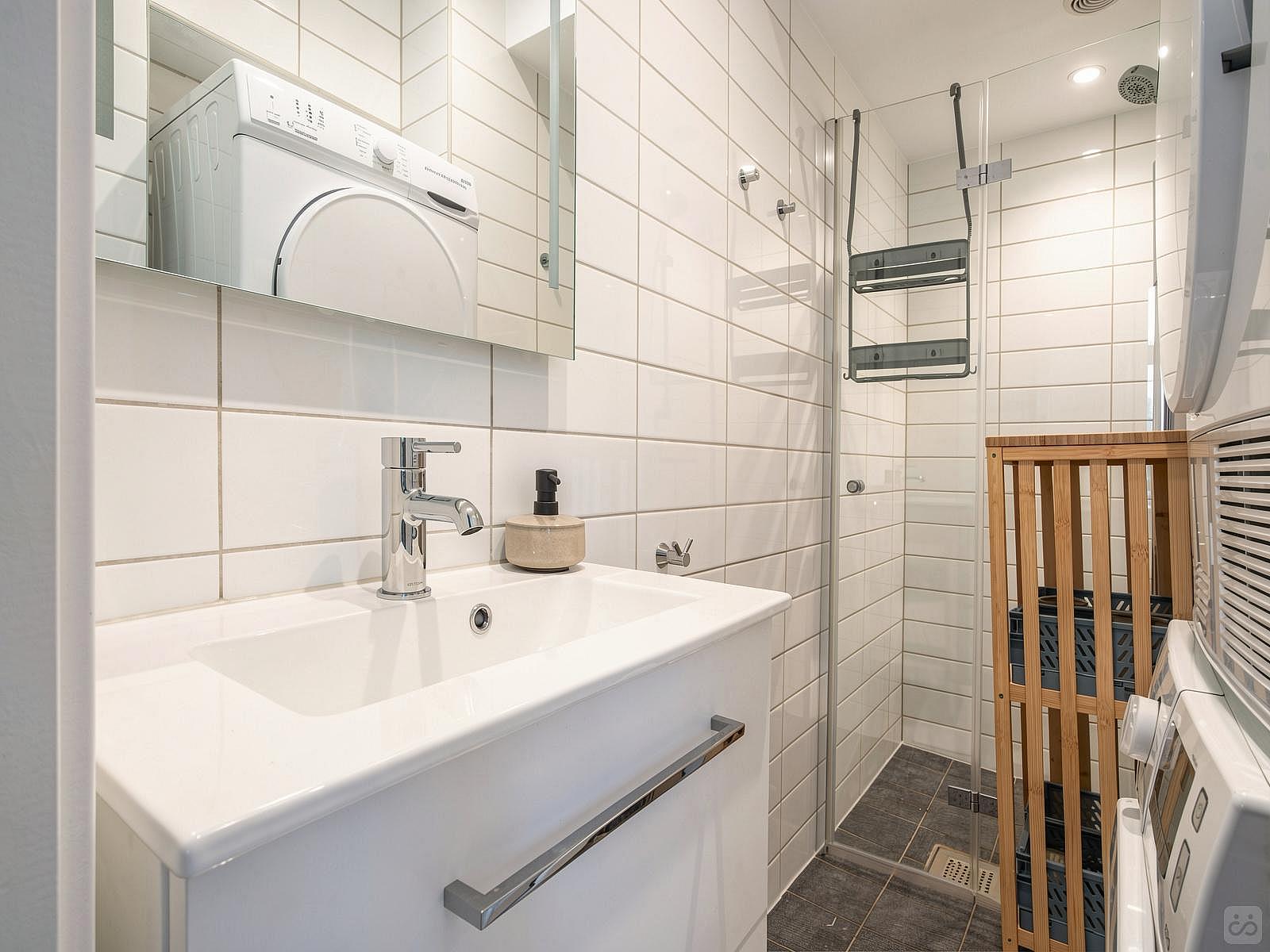 Room 4 - Standard - Private - 37