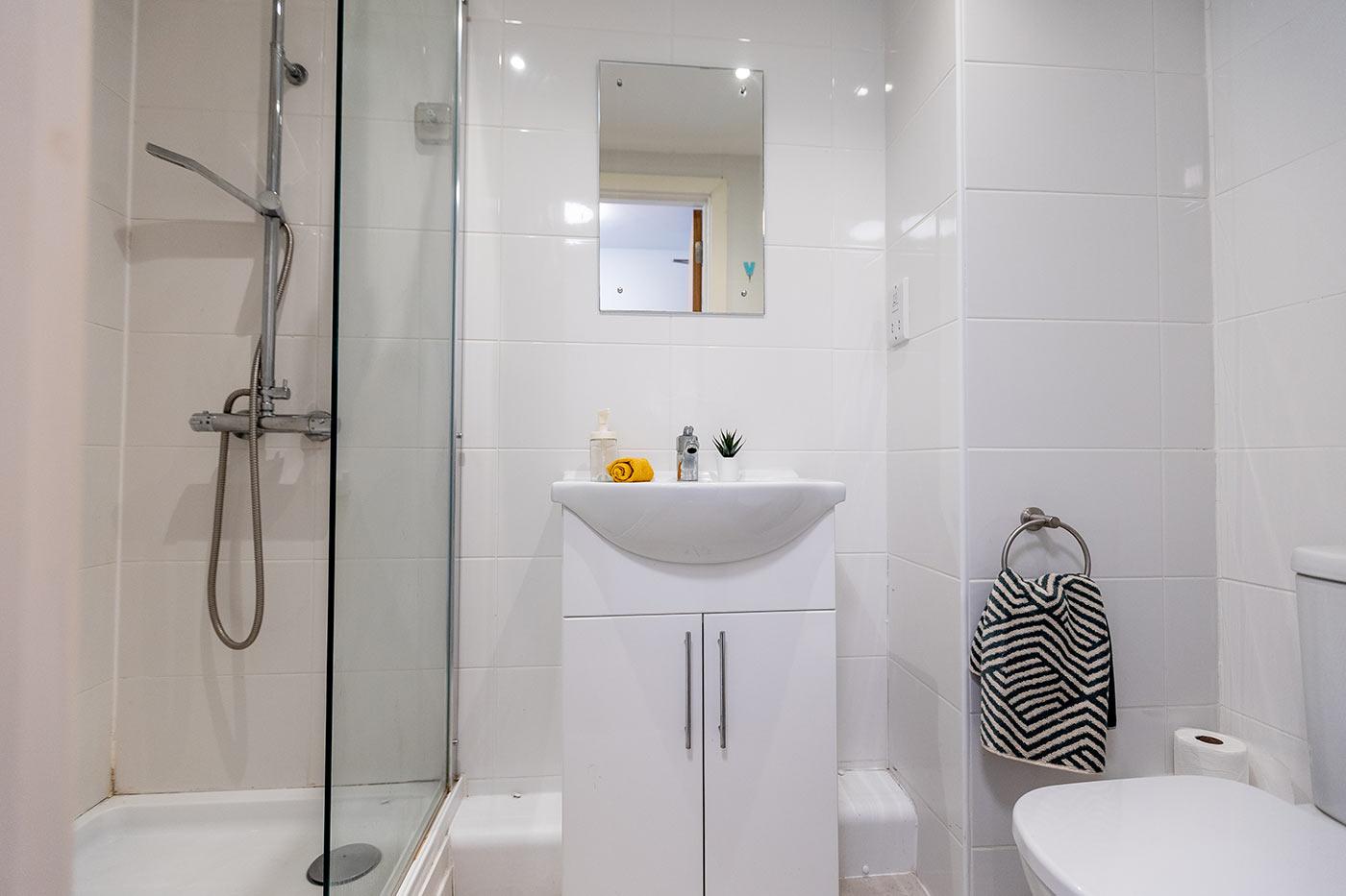  Classic Ensuite  -  Asquith House  - Gallery -  2