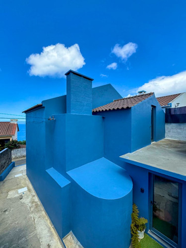 Vibrant house near PR 17 SMI Nascentes de Santo António Trail