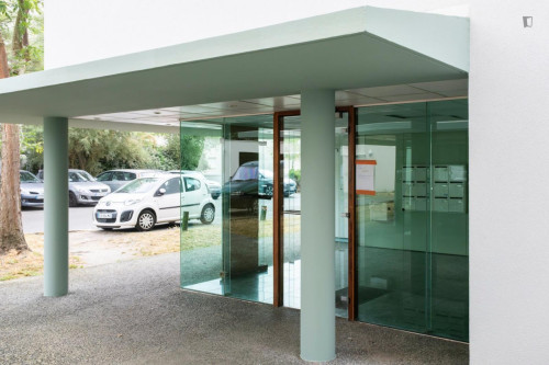 Colorful bedroom in Bordeaux - BO39