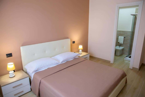 Stanza con bagno privato in Piazzale Schettini, Pompei