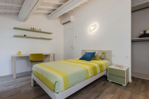 Room in Via Fondobanchetto, Ferrara for 45 m² with 2 bedrooms - Gallery - 1287