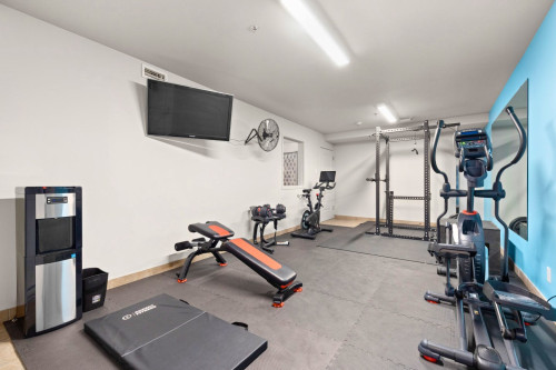 East Notre Dame Home - Gallery - 28
