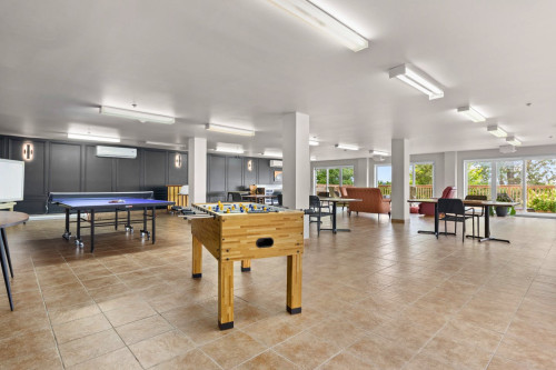 East Notre Dame Home - Gallery - 18