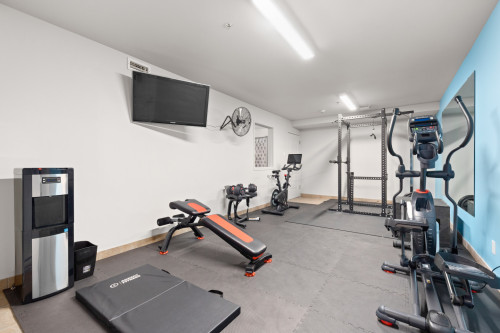 Stunning Bright Apt. w/ Amazing View nearby Roger Guilbault Park