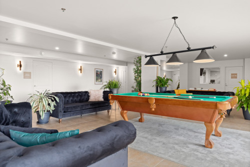 East Notre Dame Home - Gallery - 13