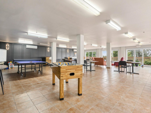 Stunning Bright Apt. w/ Amazing View nearby Roger Guilbault Park Apartment