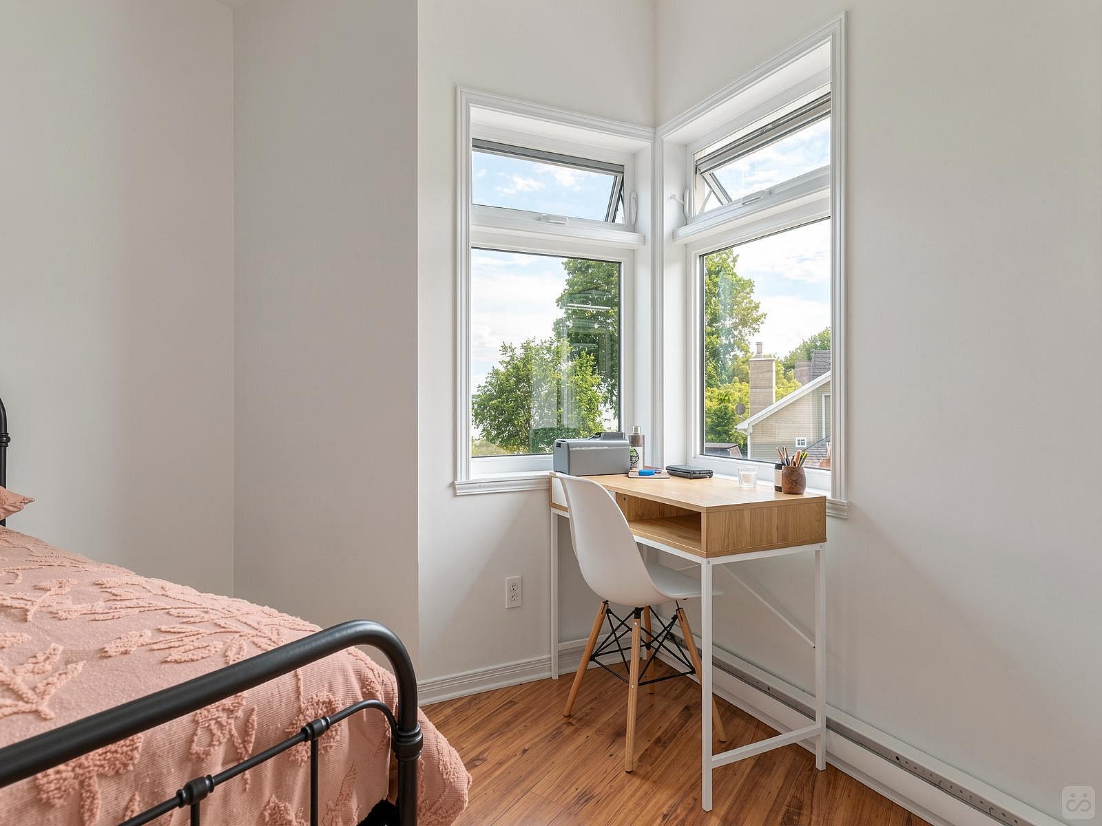  Private One Bedroom Apartement  -  Stunning Bright Apt. w/ Amazing View nearby Roger Guilbault Park Apartment  - Gallery -  3
