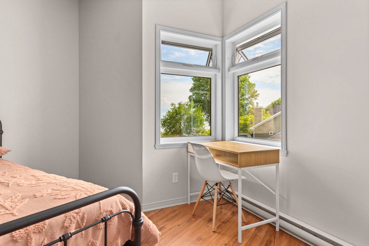  Private One Bedroom Apartement  -  Stunning Bright Apt. w/ Amazing View nearby Roger Guilbault Park Apartment  - Gallery -  15