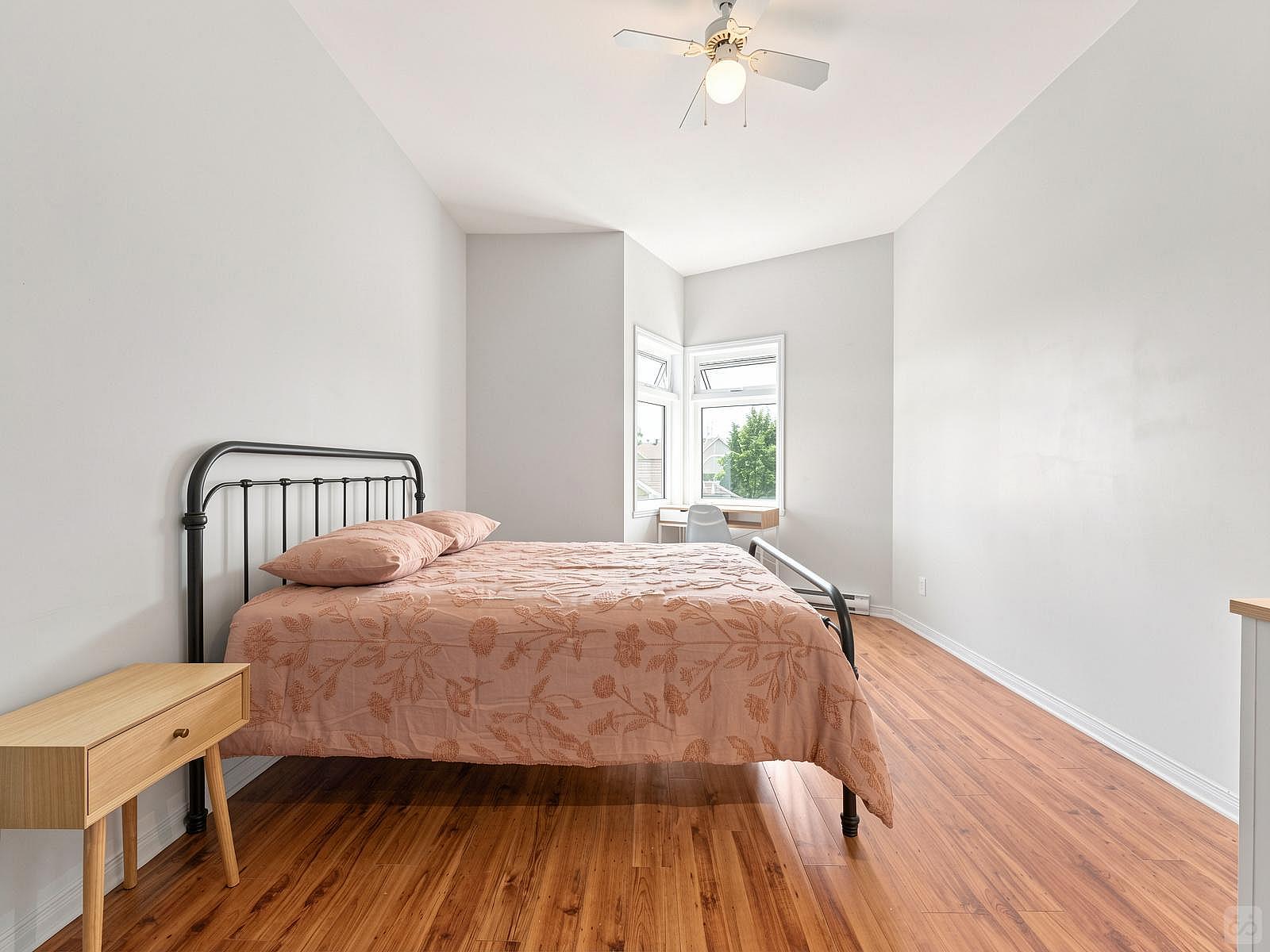  Private One Bedroom Apartement  -  Stunning Bright Apt. w/ Amazing View nearby Roger Guilbault Park Apartment  - Gallery -  2