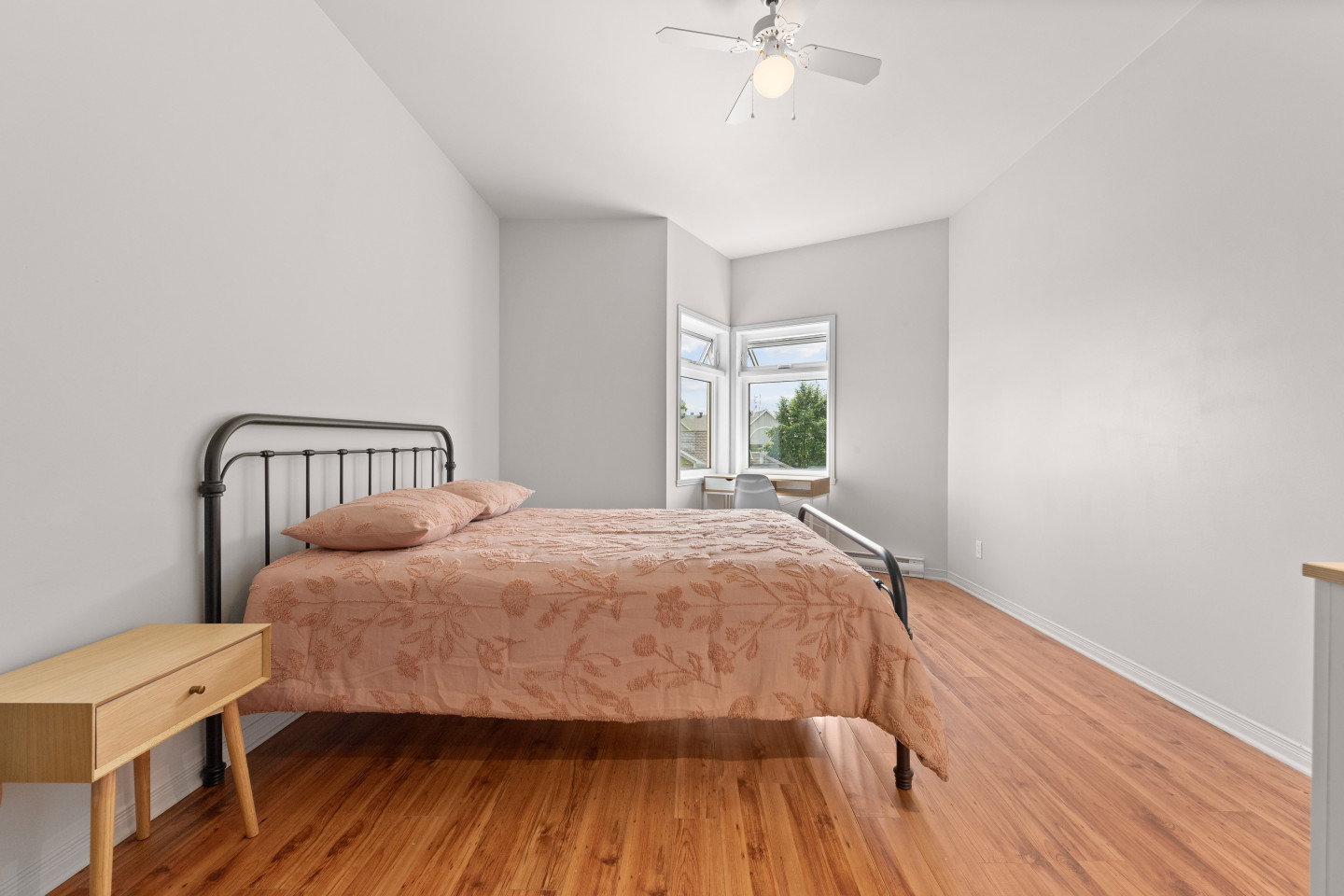  Private One Bedroom Apartement  -  Stunning Bright Apt. w/ Amazing View nearby Roger Guilbault Park Apartment  - Gallery -  10