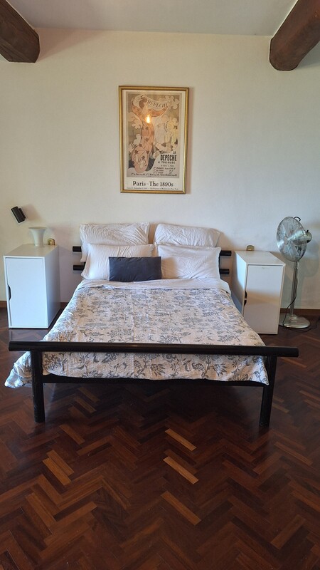 Blue Room With Balcony(Full Room) - 1