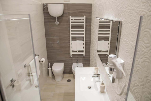 Stanza con bagno privato Via Sacra 11 - Gallery - 6
