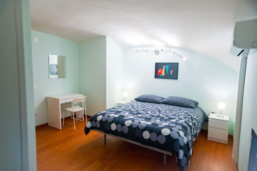 Apartment in Via Andrea Cantelmo, Napoli for 80 m² with 4 bedrooms