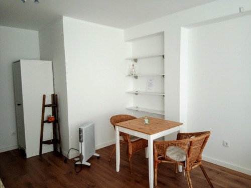 Very cosy studio and terrace/Students Only - Gallery - 2