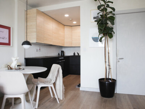 Chic City Centre Apartment - Gallery - 4