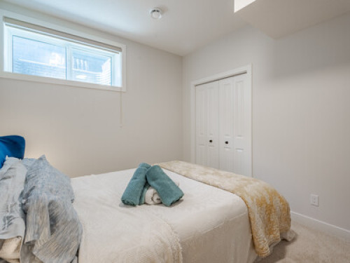 Luxe Retreat in South Calgary  - Gallery -  5