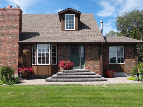 Three Bison Hill  - Country Home